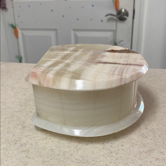 Shell vintage Marble Jewelry Box cream natural stone colors - Picture 3 of 13